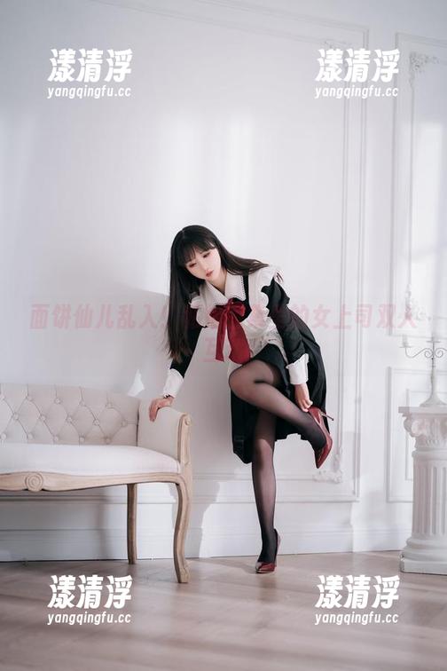 面饼仙儿 面饼仙儿乱入!私拍图集里的女上司双人互动
