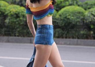 魔镜街拍 – 艾小青的旗袍，美图照得跟复古电影一样，怎么拍得那么美啊？！厉害了！